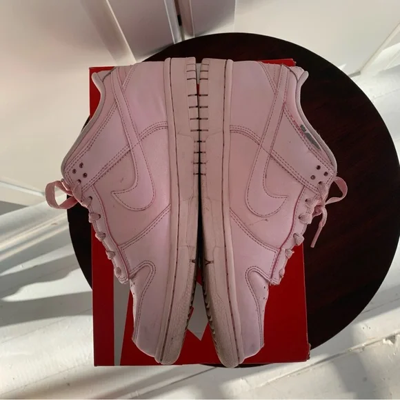 Nike Pink Prism dunks - Picture 5 of 5